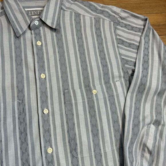 Vintage Levi’s Silver Label Shirt - Picture 3 of 8